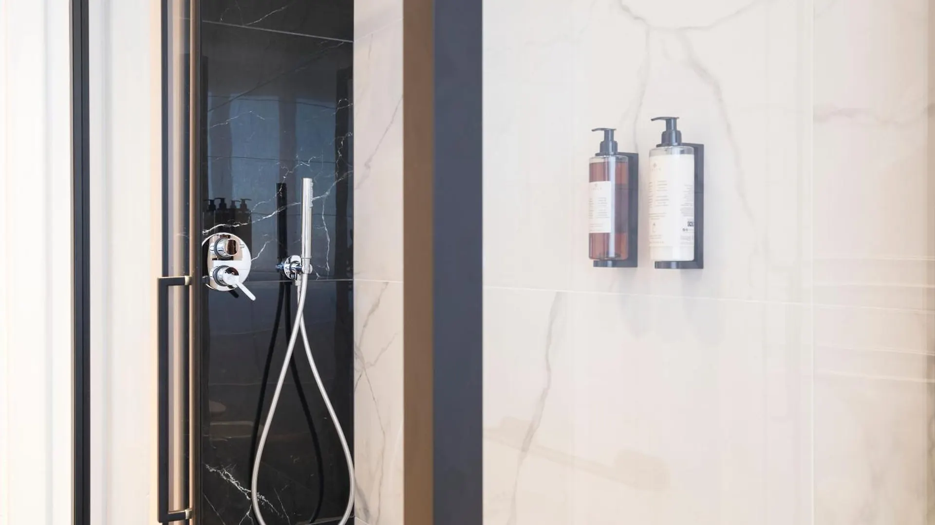 Apartament Savoia Luxury Penthouse Rzym Włochy